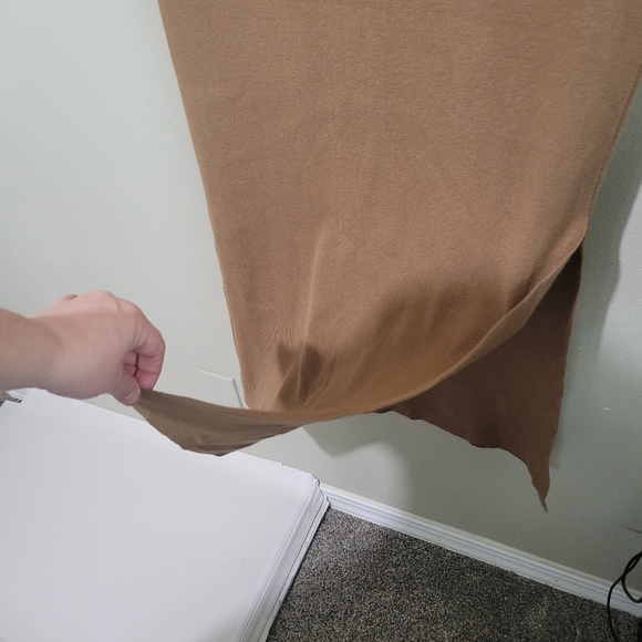 NWT House of Harlow 1960 Ribbed One Shoulder Midi Dress - Picture 3 of 5